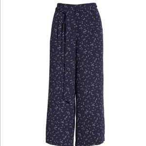 Size L blue and white patterned wide leg pants